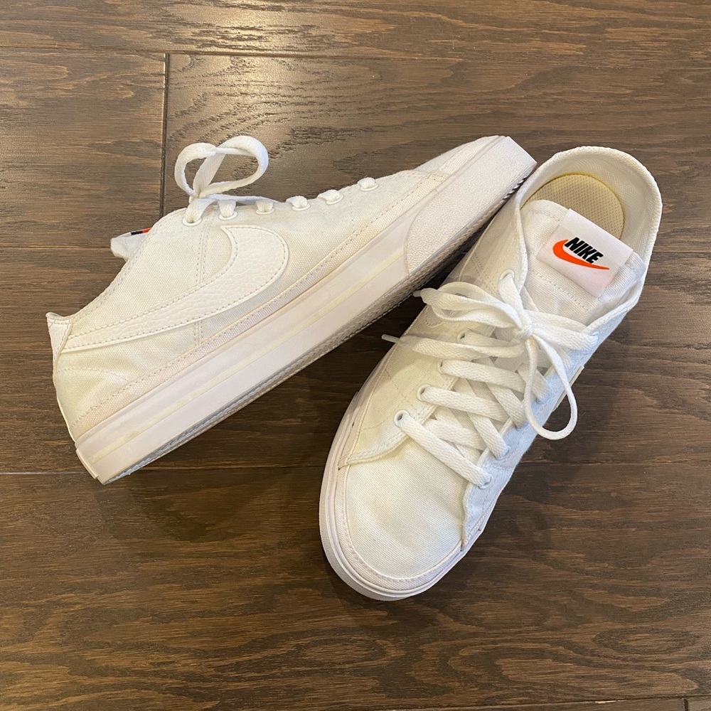 Women’s NIKE white sneakers size 8.5